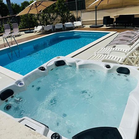 Oleander Apartment Malinska Bagian luar foto