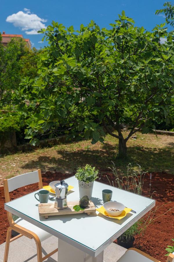Oleander Apartment Malinska Bagian luar foto