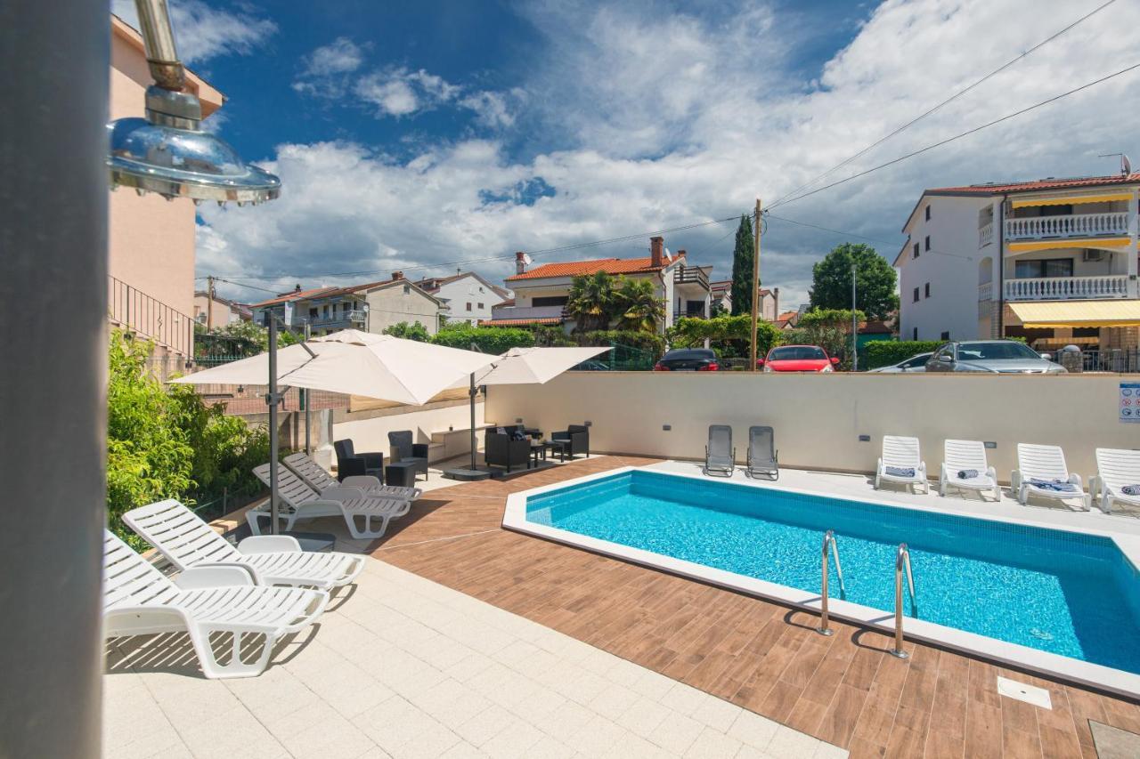 Oleander Apartment Malinska Bagian luar foto
