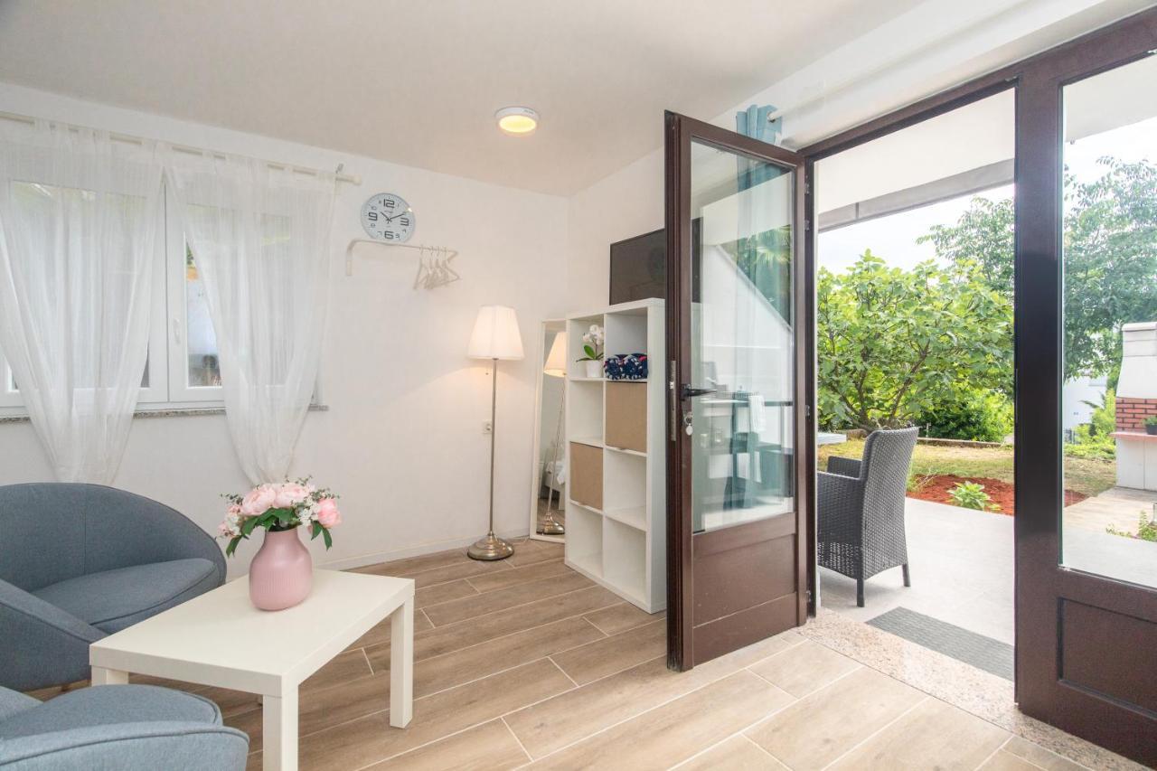 Oleander Apartment Malinska Bagian luar foto