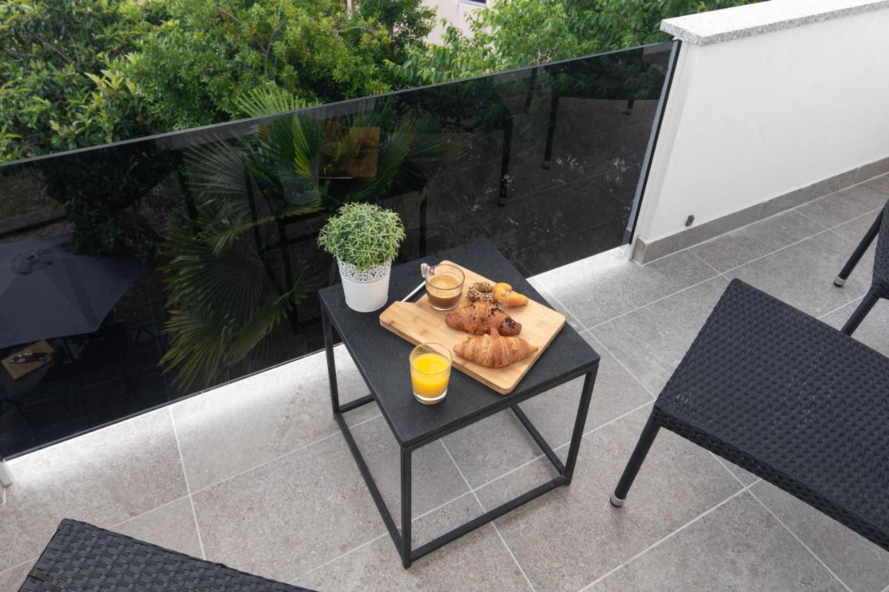 Oleander Apartment Malinska Bagian luar foto